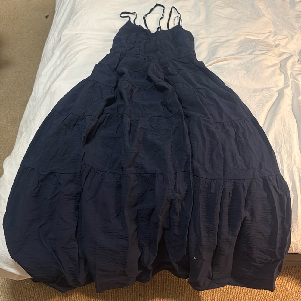 The A&F Emerson Tie-Strap
Maxi Dress
Sold Out